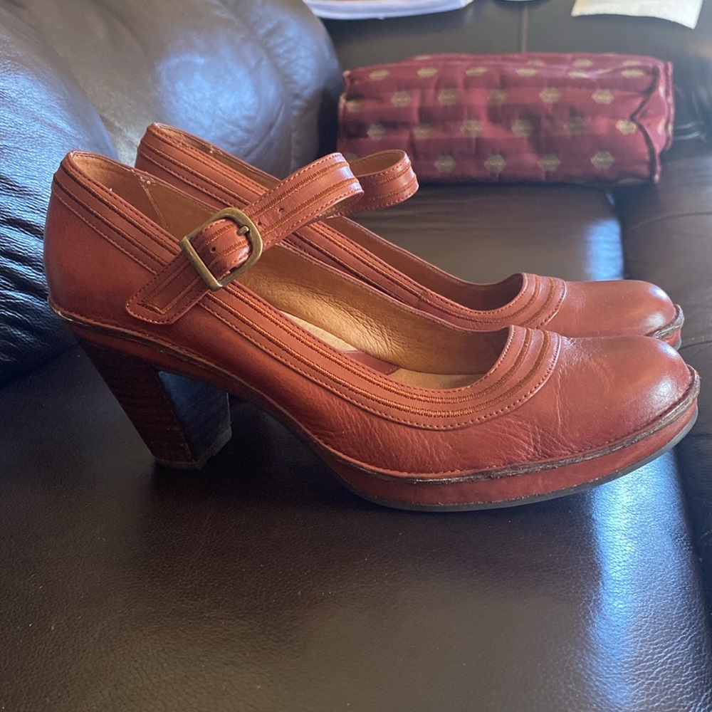 Shoes - Picture 2 of 11